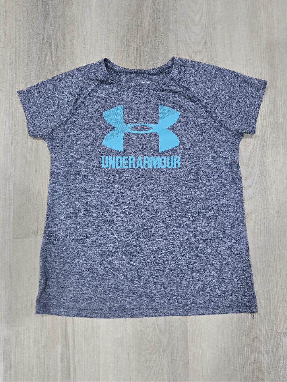 Under Armour Girls Heathered Blue Tshirt Size XL